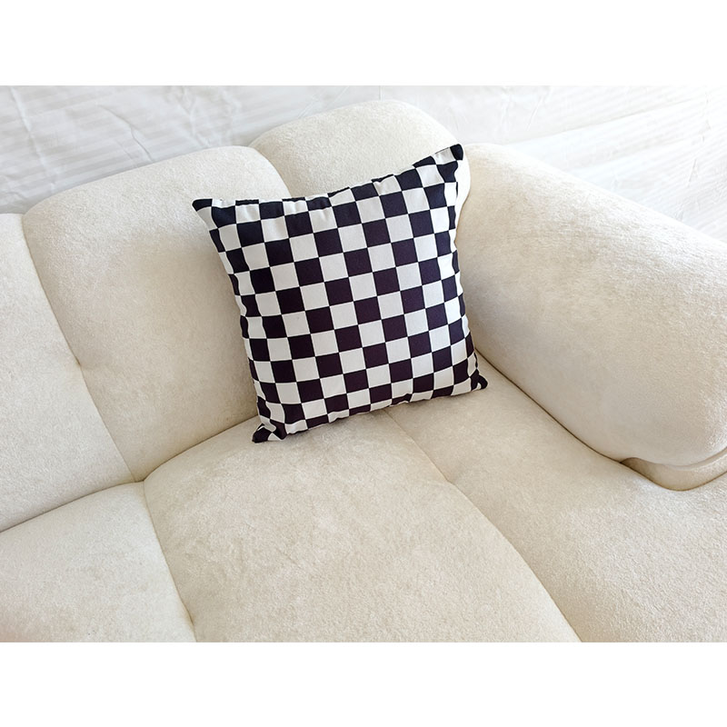 How does the color matching of fabric sofa fit different home decoration styles?